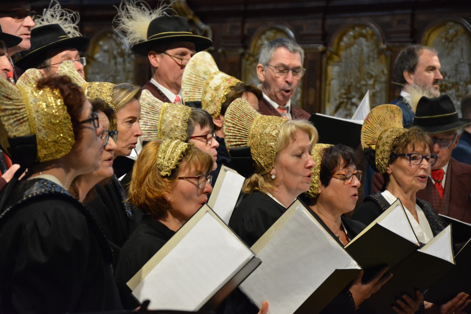 Chor in Wachauer Tracht