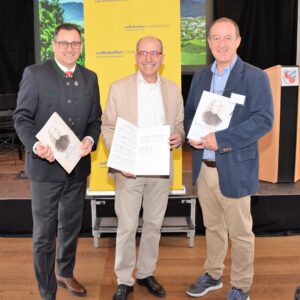 Volkskultur Niederösterreich-Geschäftsführer Harald Froschauer, Bürgermeister Andreas Nunzer und der Leiter des Wachau-Chor Spitz freuten sich über das große Interesse am Gabler-Symposium im Schloss Spitz.