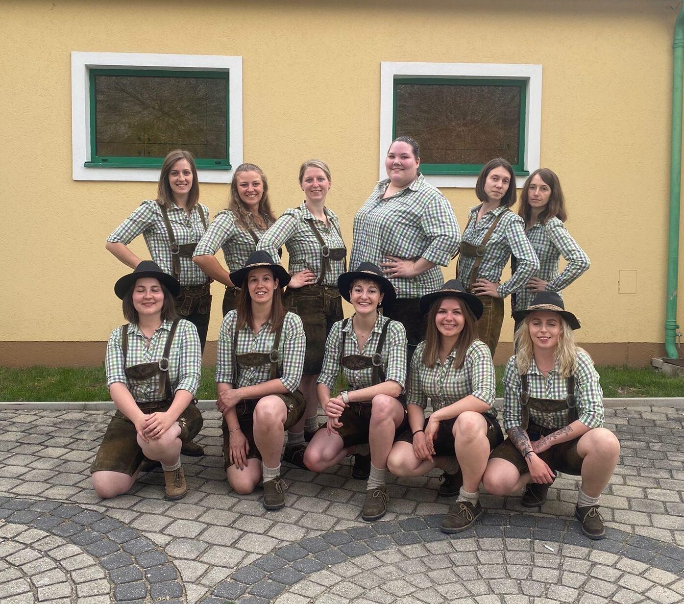 Schuhplattlergruppe Klausna Dirndl Rocka