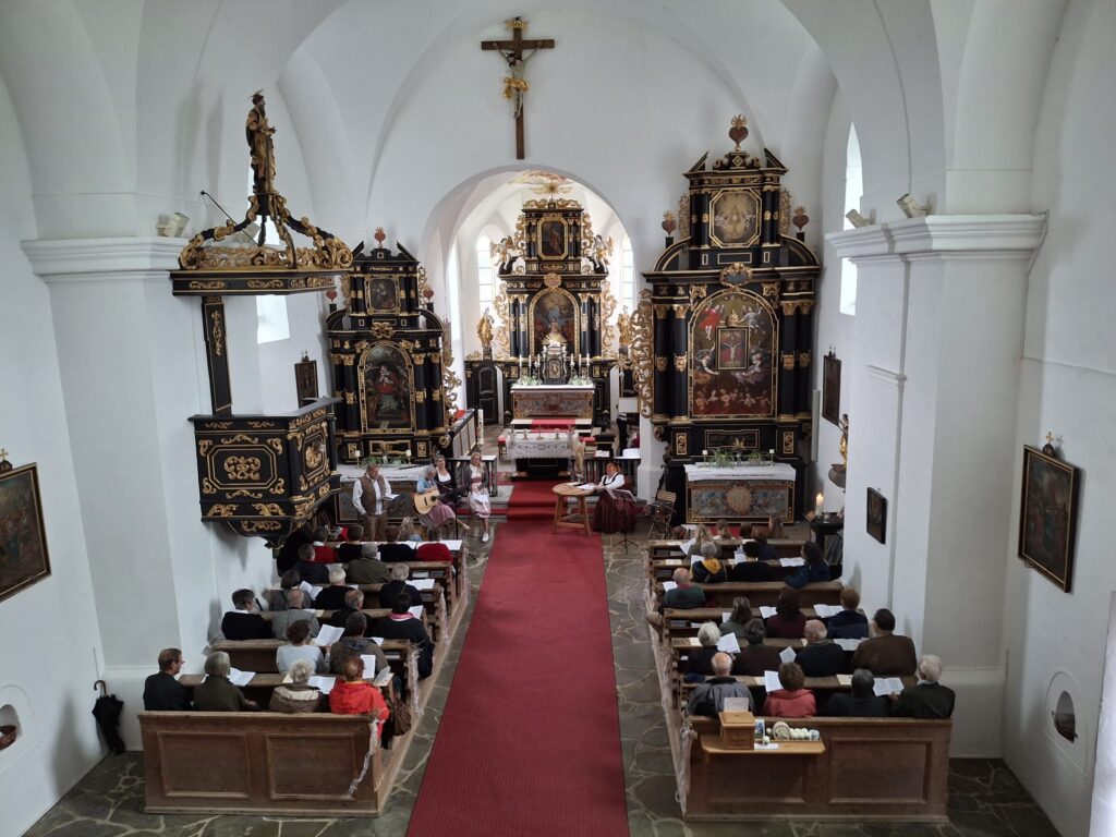 Dirndlgwandsonntag in Toberstetten bei Neuhofen