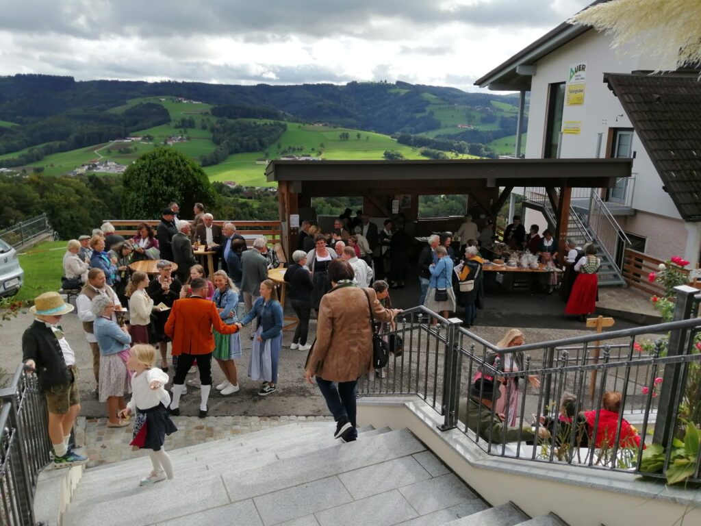 Dirndlgwandsonntag in Toberstetten bei Neuhofen