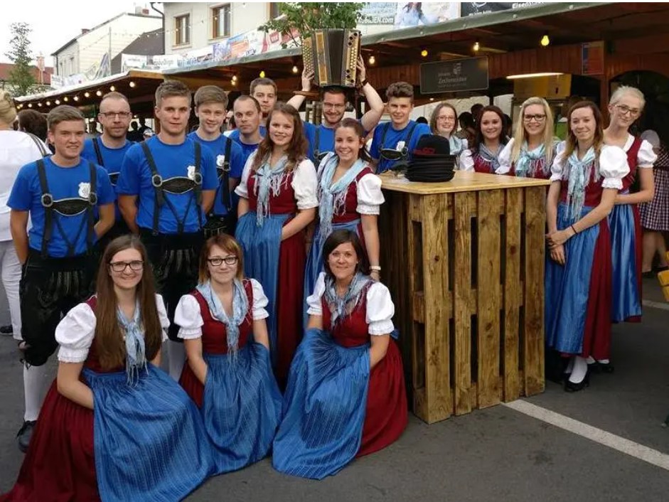 Schuhplattler- und Volkstanzgruppe Wiesmath