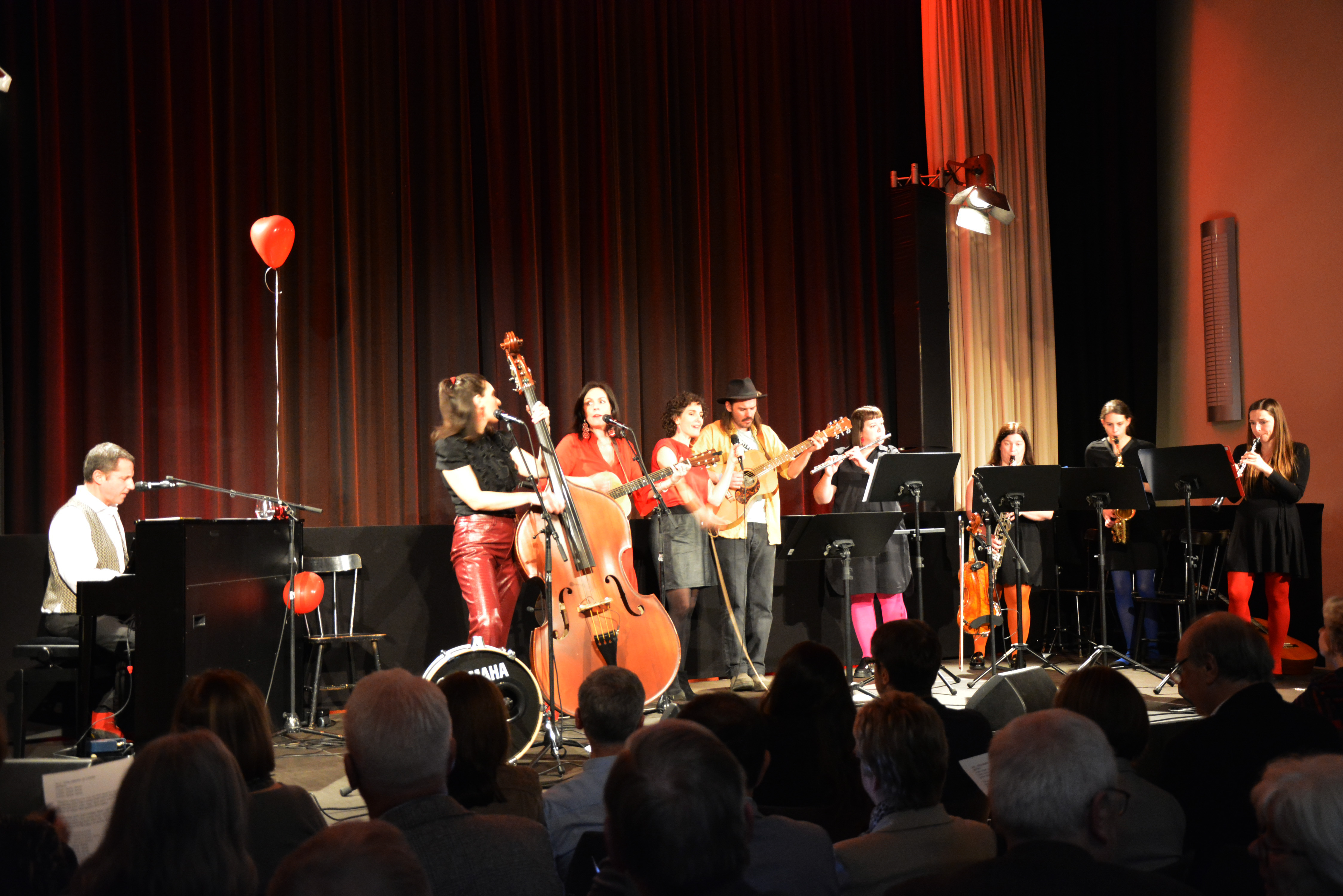 Gemeinsames Finale: Eddi Luis, Schick Sisters, Thomas Gravogl und Strange 4.